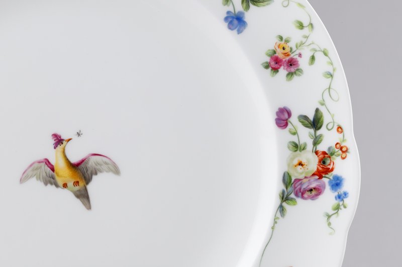 Assiette aux oiseaux de style XVIIIe siècle